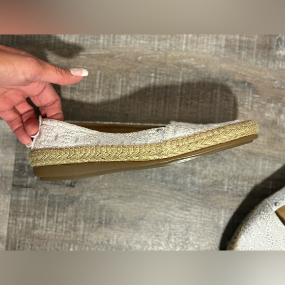 Aerosoles Size 8 Flats - Picture 4 of 8